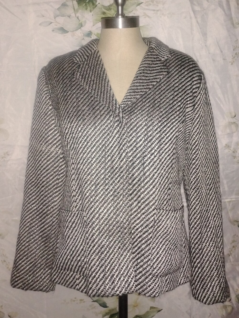 ($3Bundled) Tweed Style Black And White Jacket